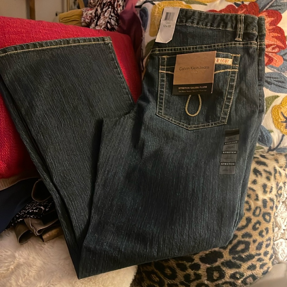 New Calvin Klein stretch jeans wide leg.